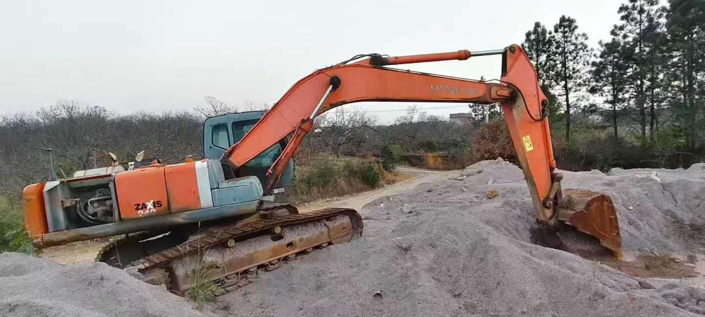 Used Hitachi ZX240-3 Excavator 2014 Model / 8