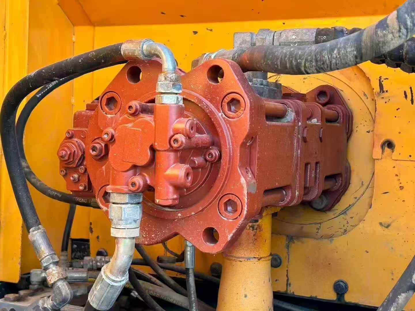 Used Hyundai R225-7 Excavator 2016 Model / 6