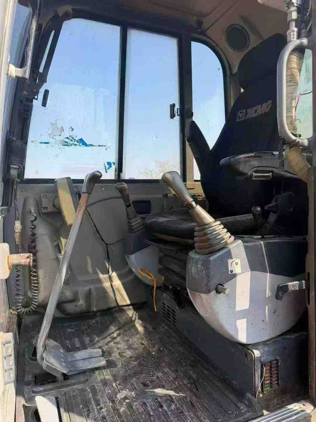 Used XCMG ZL60G Excavator 2016 Model / 6