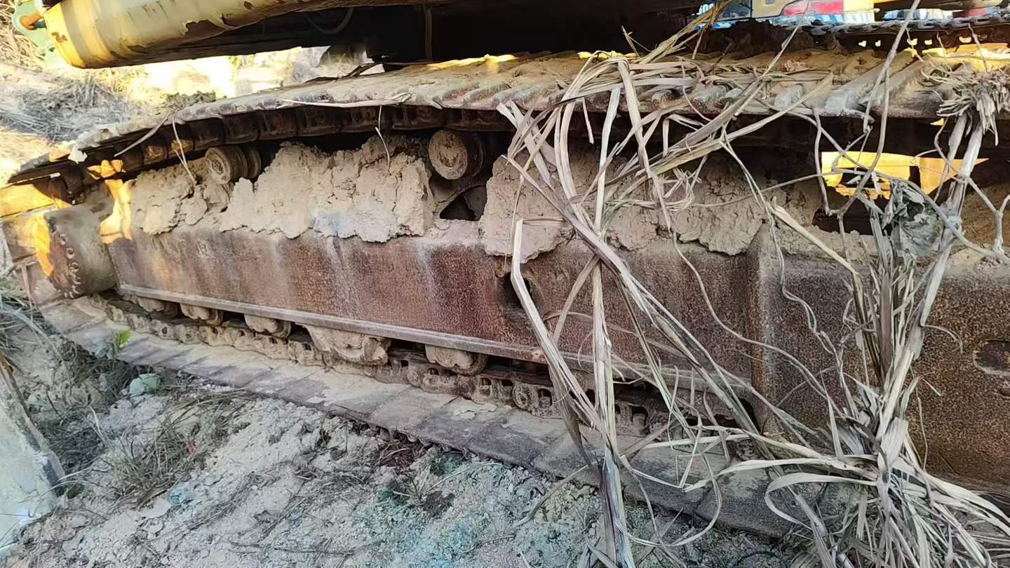 Used Komatsu PW200-7 Excavator 2016 Model / 3