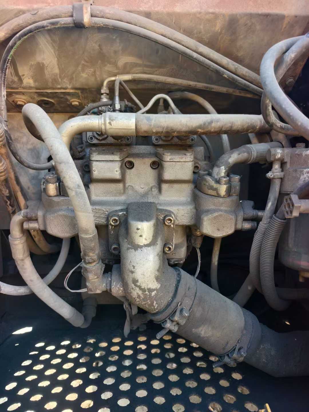 Used Hitachi ZAXIS200 Excavator 2013 Model / 6