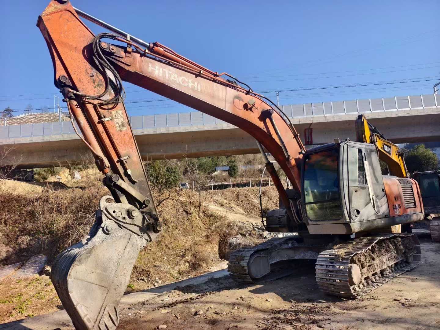 Used 日立 ZAXIS200 Excavator 2013 Model