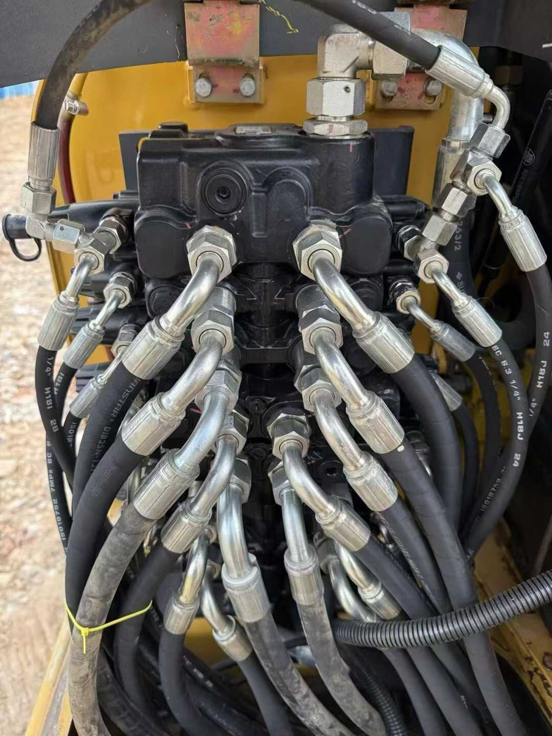 Used XCMG ZL60G Excavator 2019 Model / 5