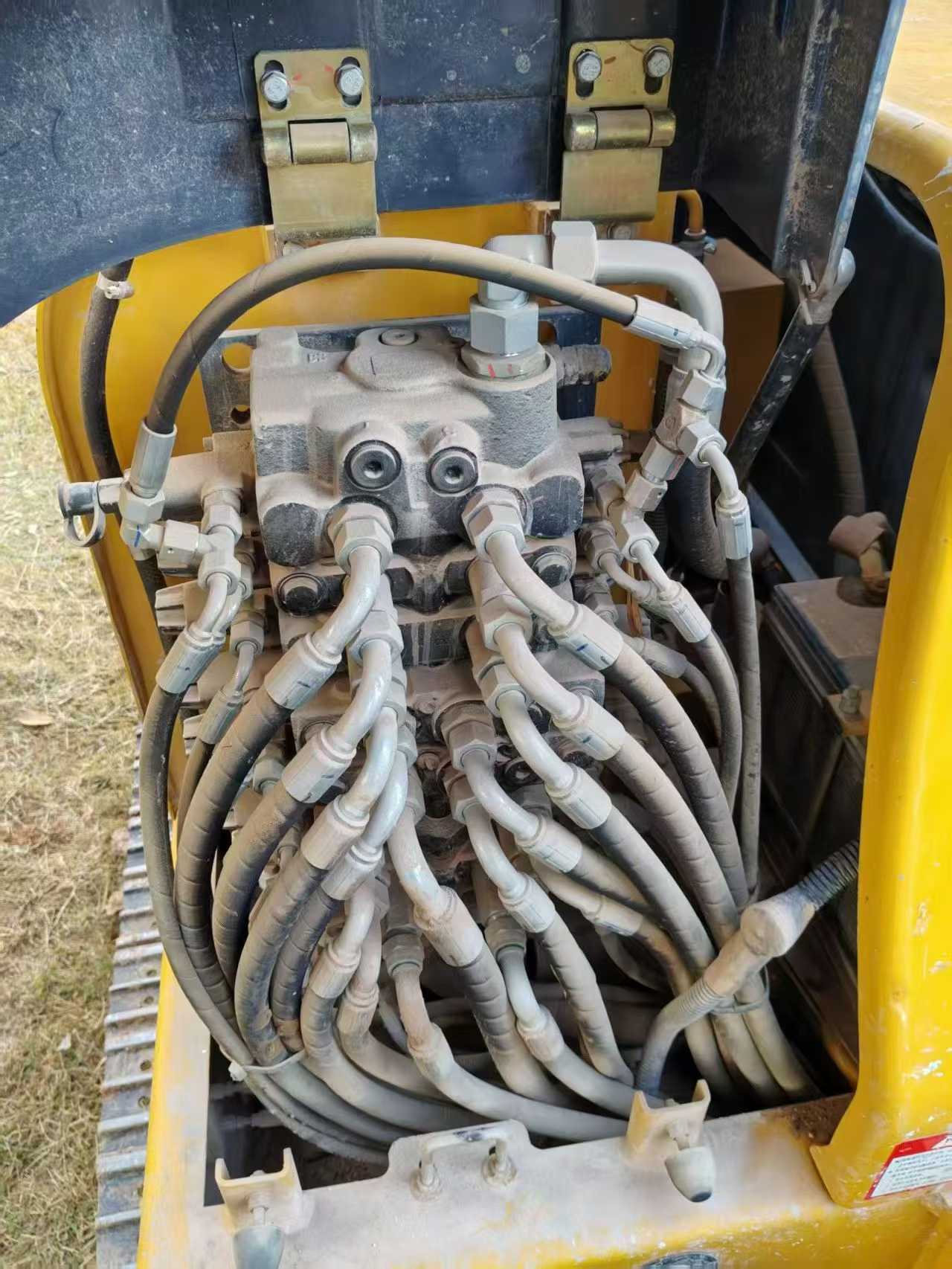 Used XCMG ZL60G Excavator 2022 Model / 5