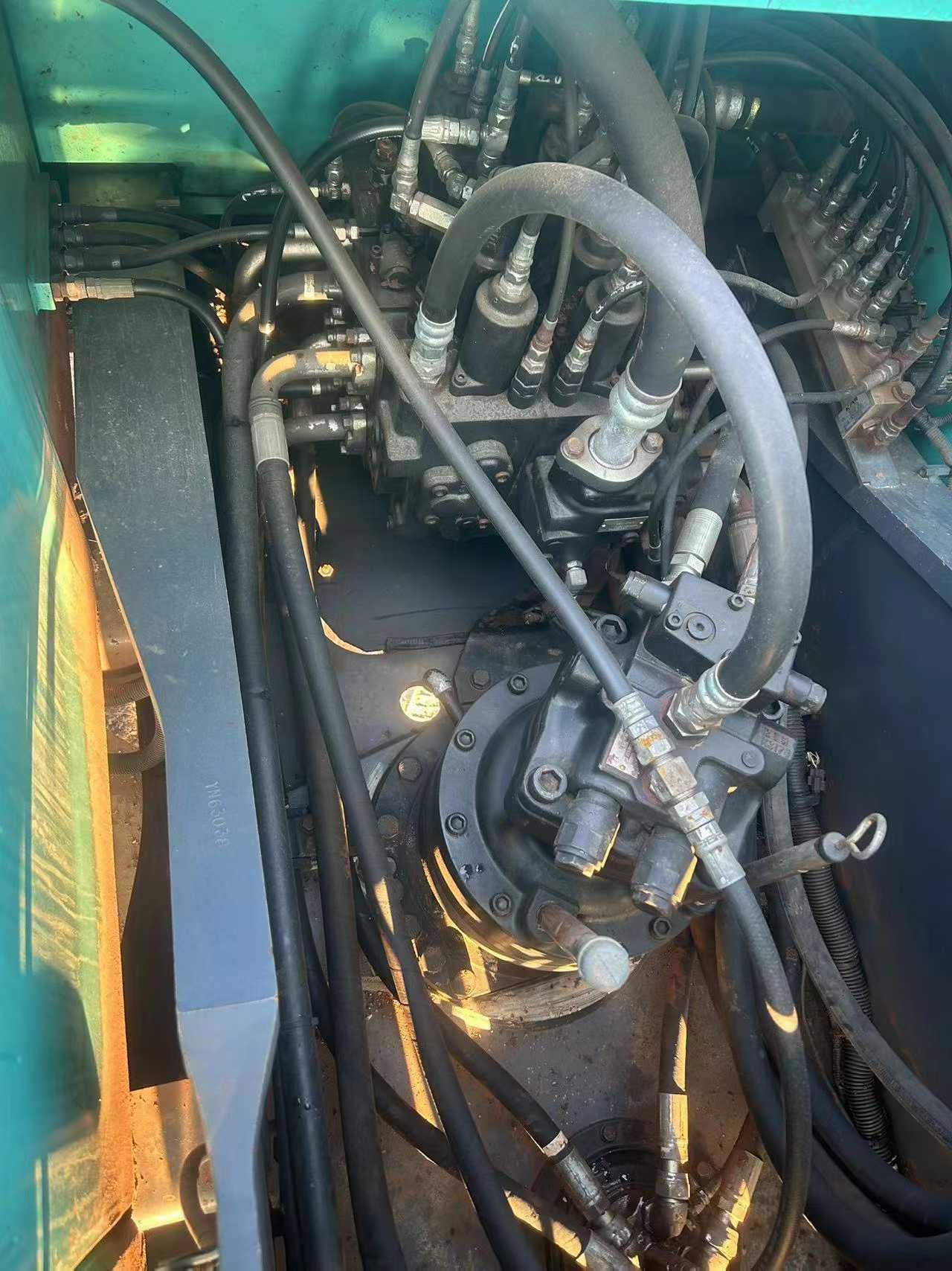 Used Kobelco SK200 Excavator 2013 Model / 4