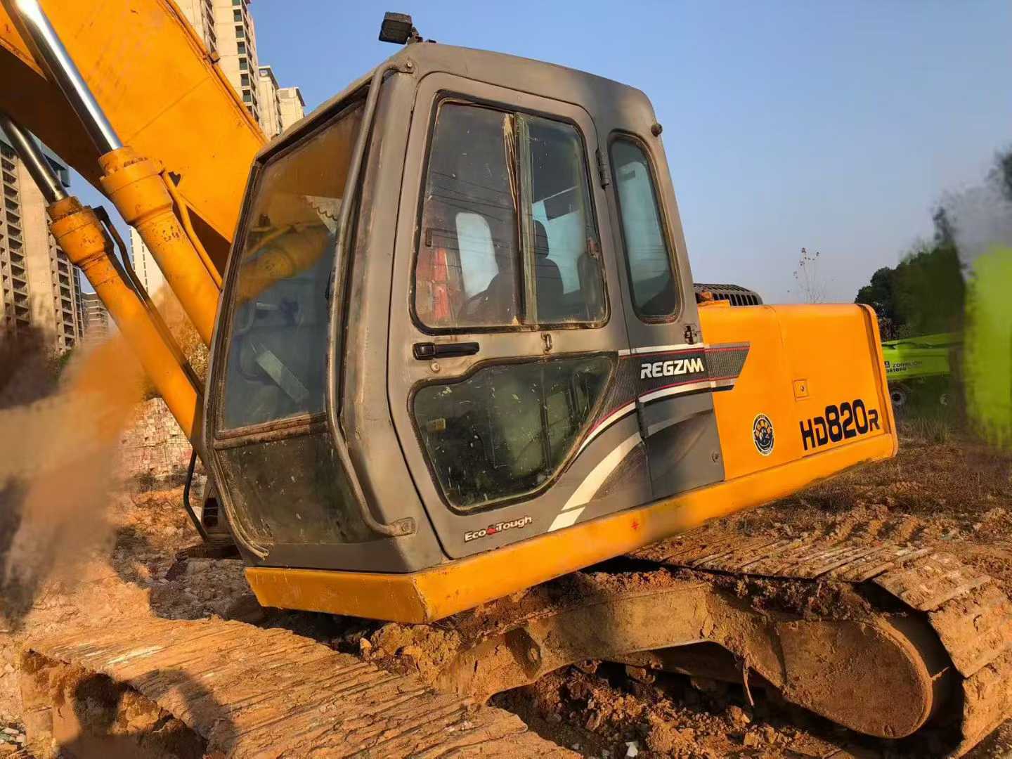 Used 加藤 HD820 Excavator 2012 Model