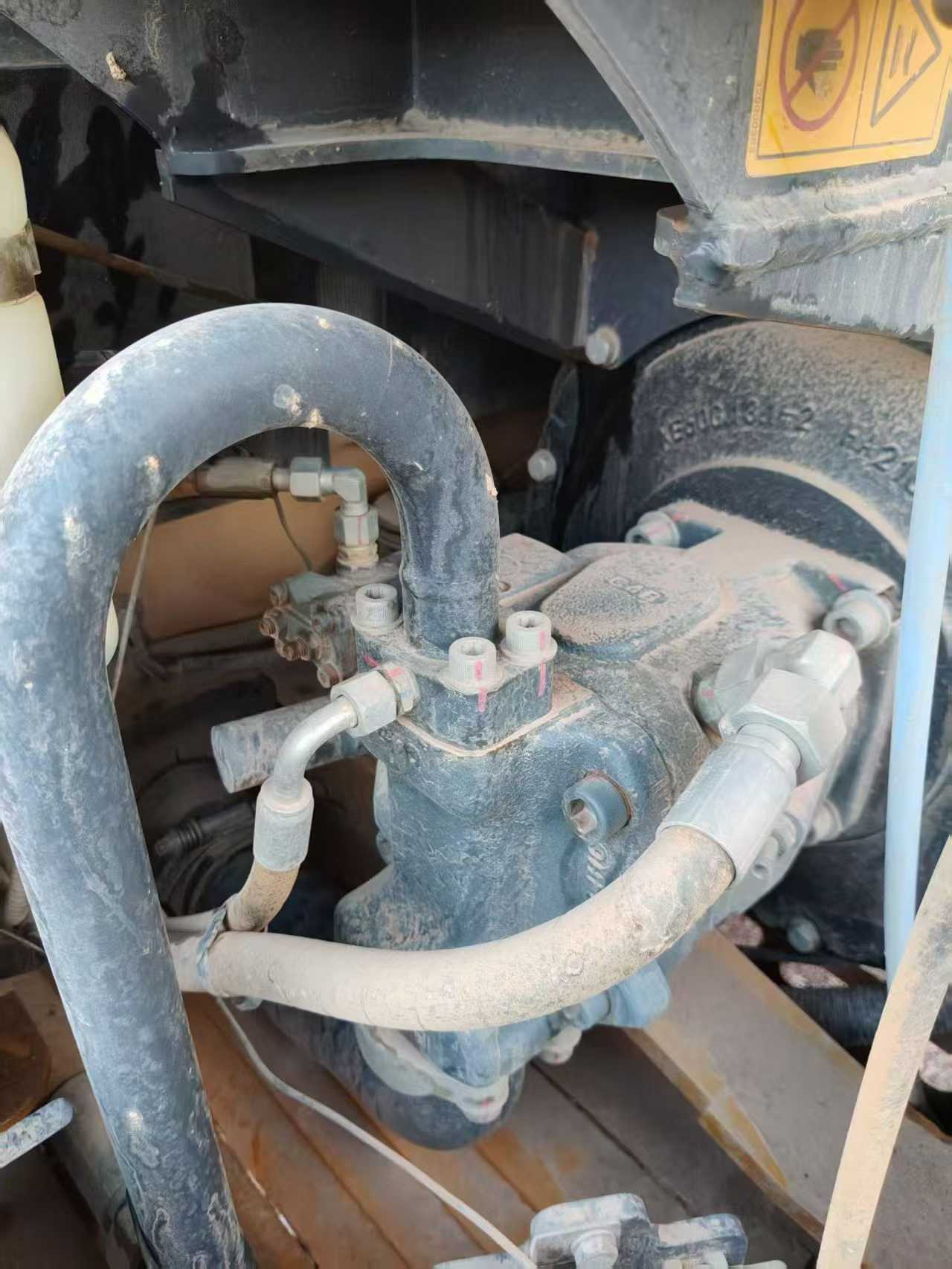 Used XCMG ZL60G Excavator 2022 Model / 7