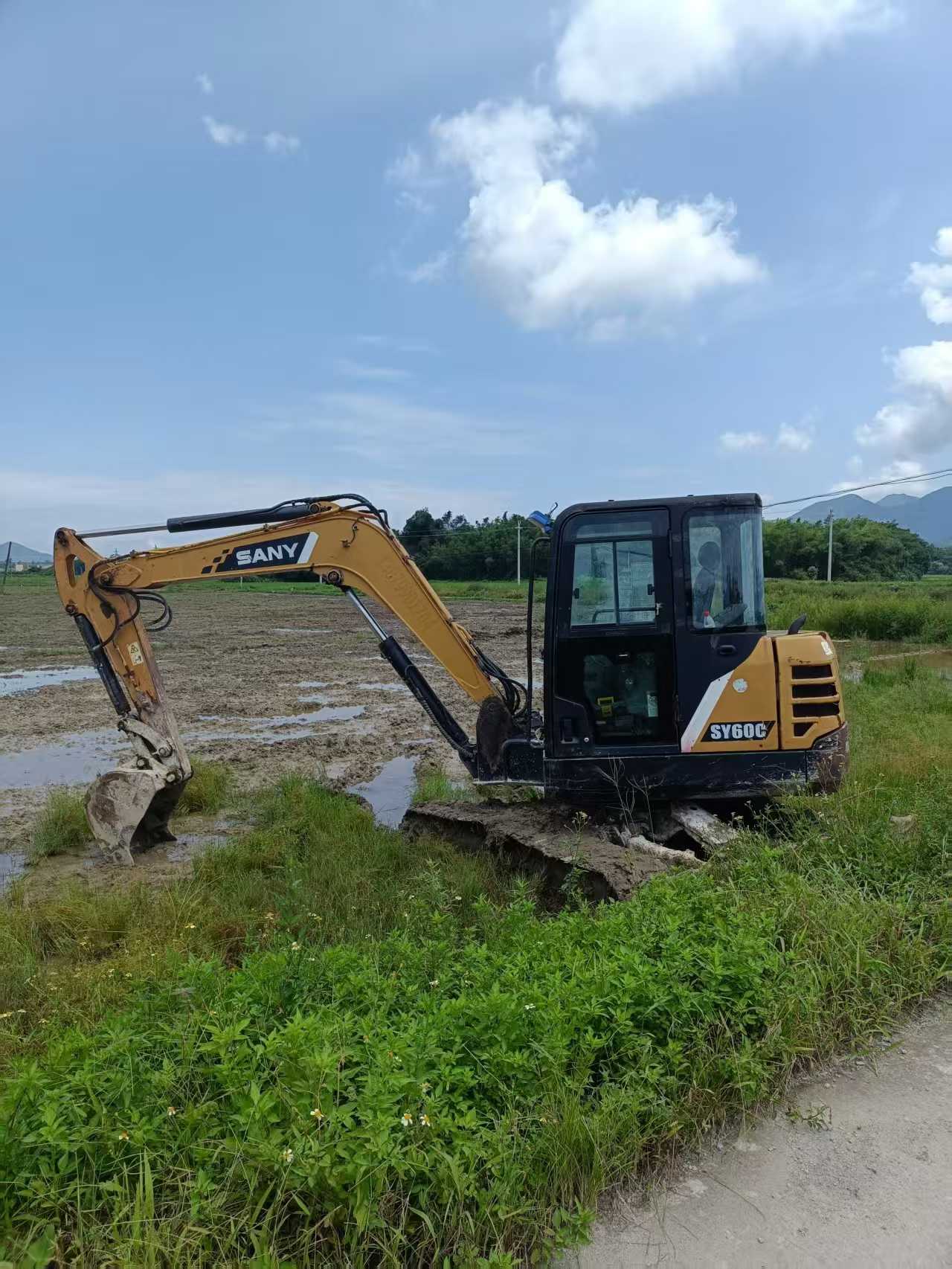 Used Sany SY60 Excavator 2016 Model / 2