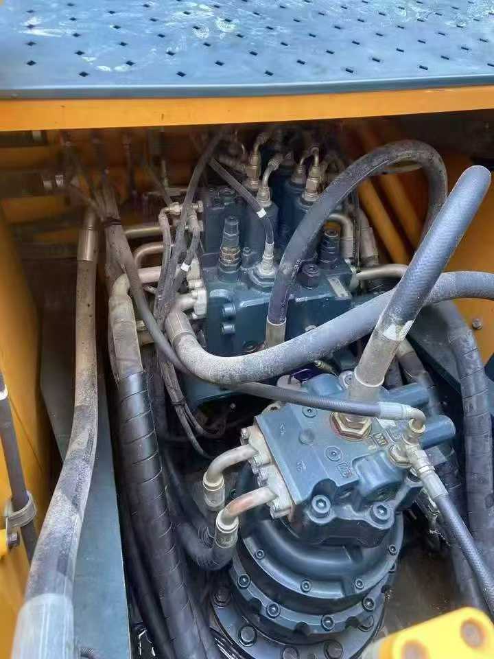 Used Hyundai R225LVS Excavator 2016 Model / 5