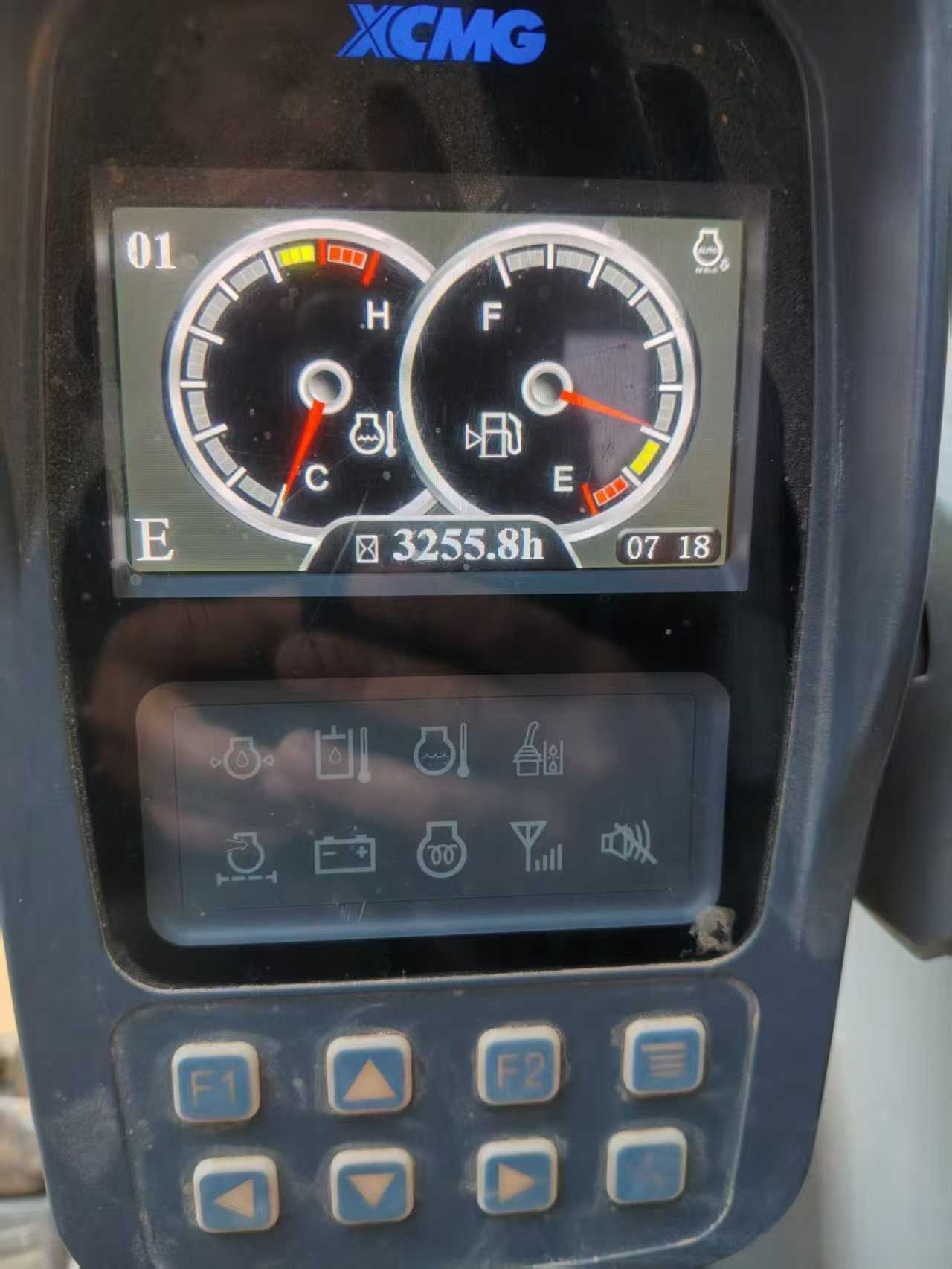 Used XCMG ZL60G Excavator 2022 Model / 4