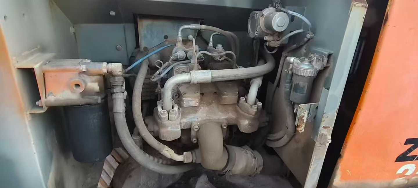 Used Hitachi ZX240-3 Excavator 2014 Model / 2