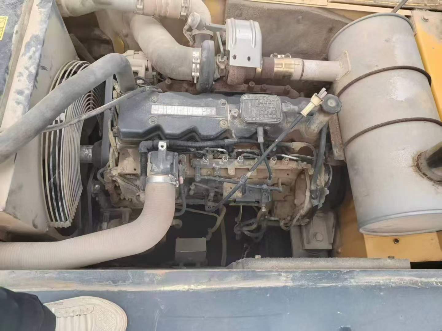 Used Hyundai R215VSN Excavator 2016 Model / 3