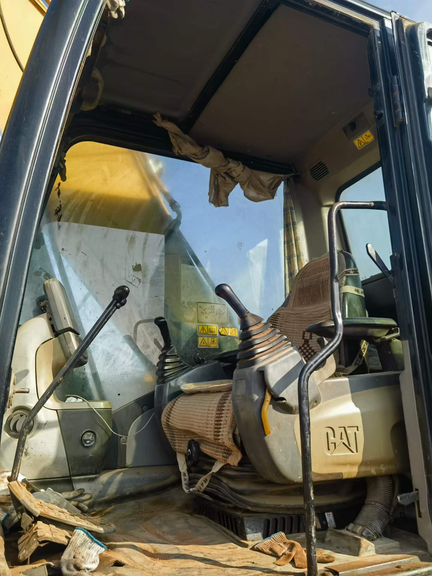 Used Caterpillar 320D Excavator 2011 Model / 7