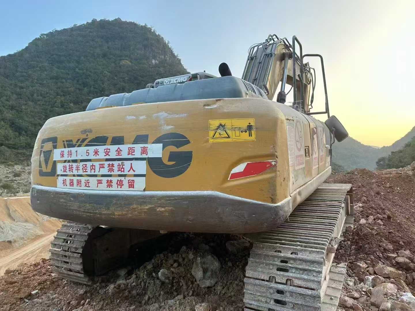 Used XCMG XE270GK Excavator 2018 Model / 3