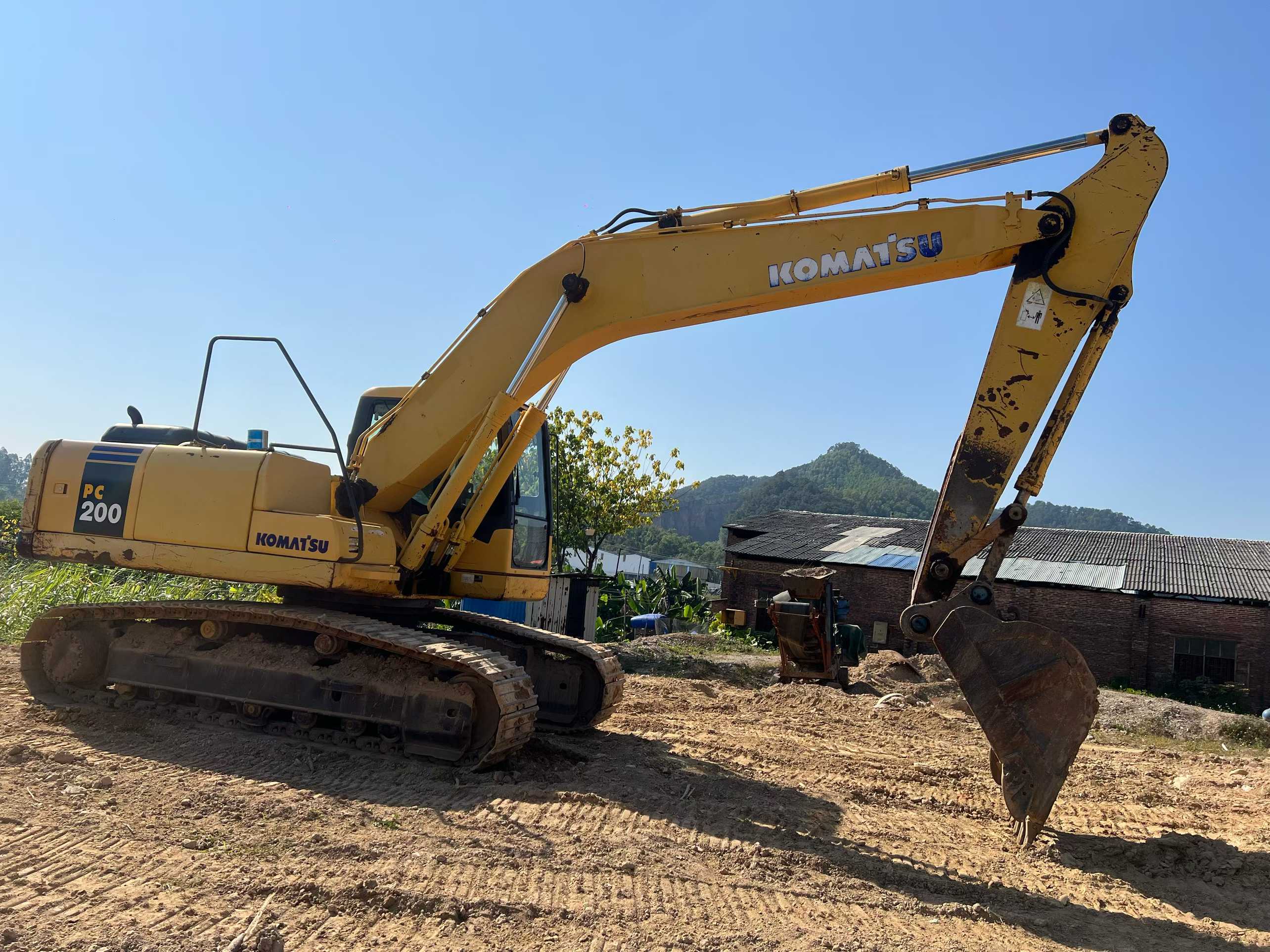 Used Komatsu PW200-7 Excavator 2016 Model / 2