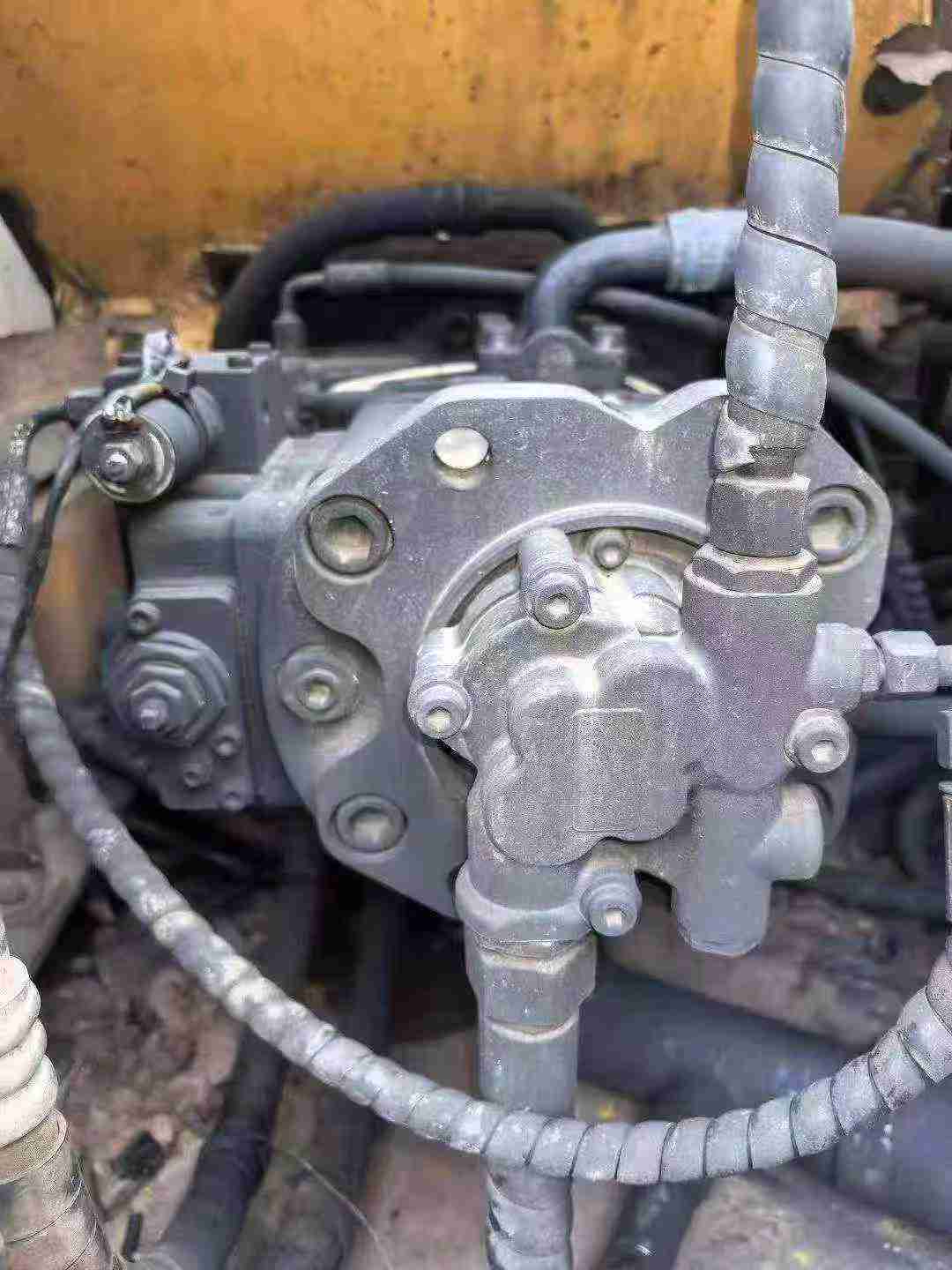 Used Sany SY135 Excavator 2013 Model / 4