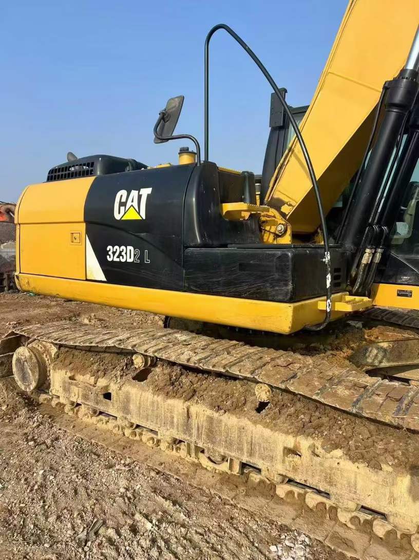 Used Caterpillar 323D2L Excavator 2016 Model / 7