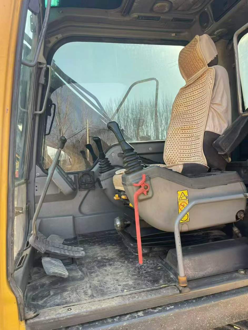 Used Volvo EC140DL Excavator 2016 Model / 6