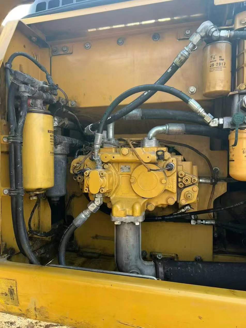 Used Caterpillar 323D2L Excavator 2016 Model / 2