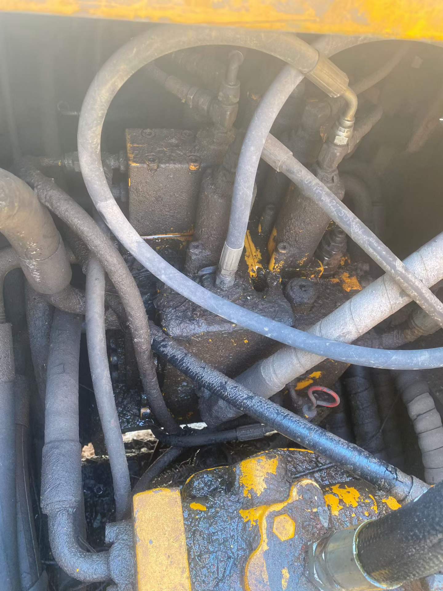 Used Hyundai R215-7 Excavator 2010 Model / 7