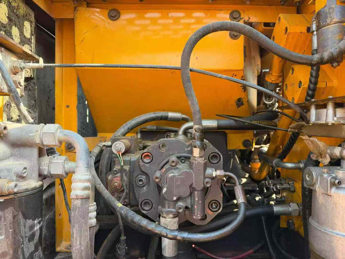 Used Sany SY135 Excavator 2016 Model / 4