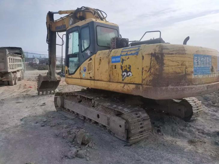 Buy Komatsu PW220-7 Used Excavator / 1