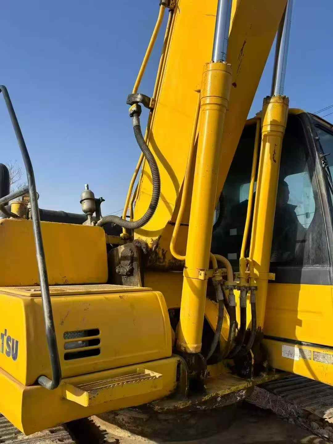 Used Komatsu PC200-8M0 Excavator 2020 Model / 3