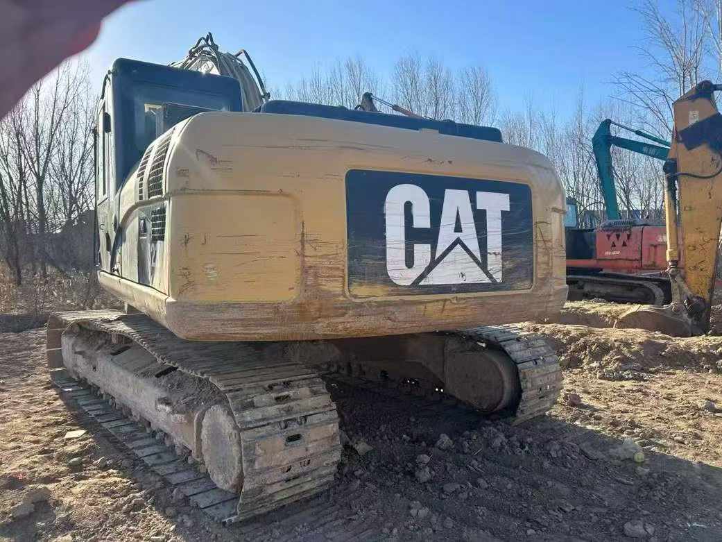 Used Caterpillar 323 Excavator 2011 Model / 2