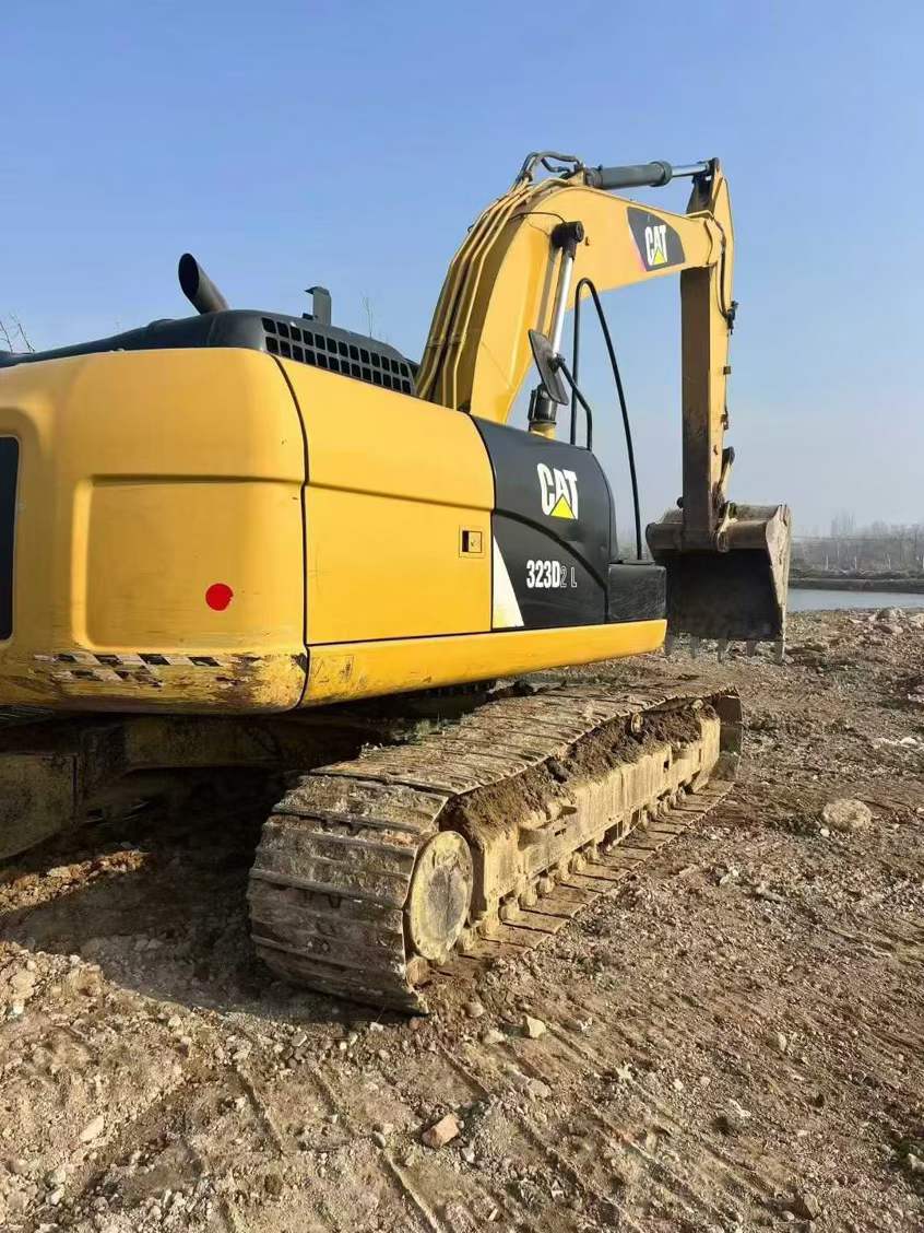 Used Caterpillar 323D2L Excavator 2016 Model / 6