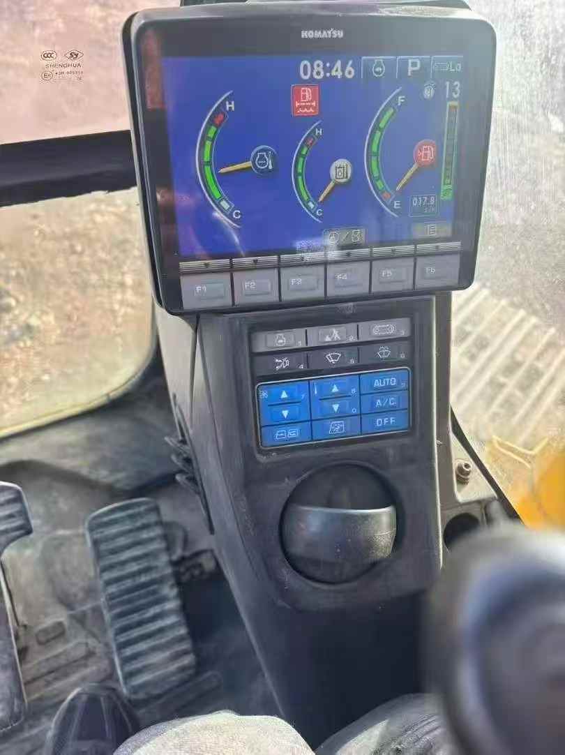 Used Komatsu PC200-8M0 Excavator 2020 Model / 6