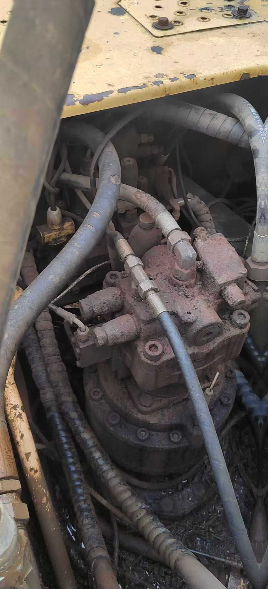 Used XCMG XE265D Excavator 2016 Model / 4