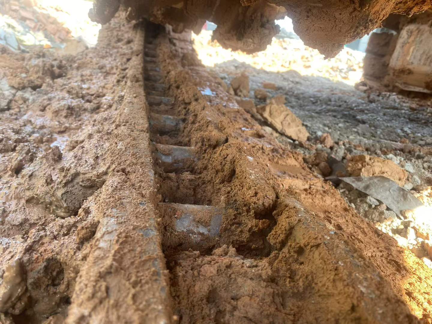 Used Hyundai R215-7 Excavator 2010 Model / 3