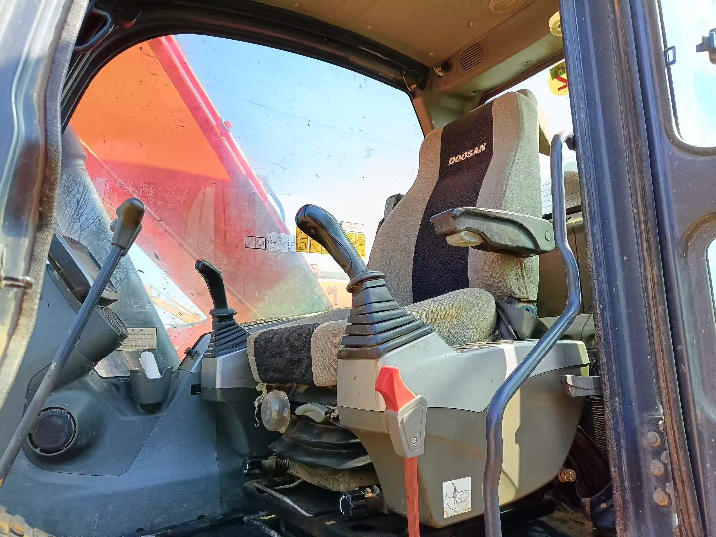 Used Doosan DX15 Excavator 2017 Model / 7