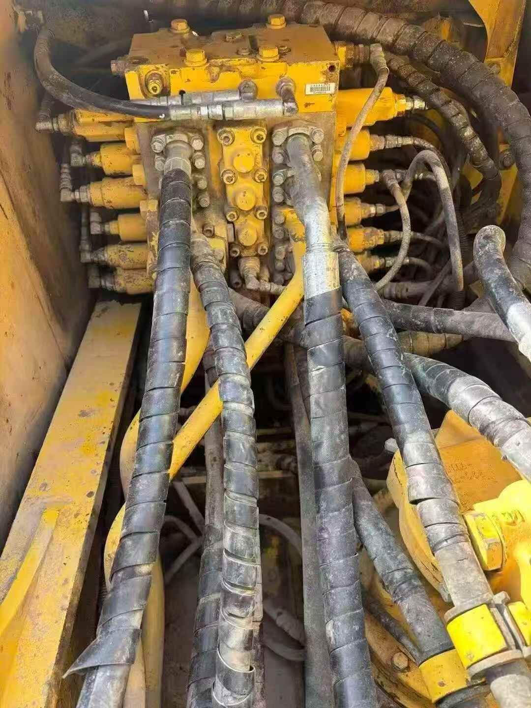 Used Komatsu PC200 Excavator 2018 Model / 6