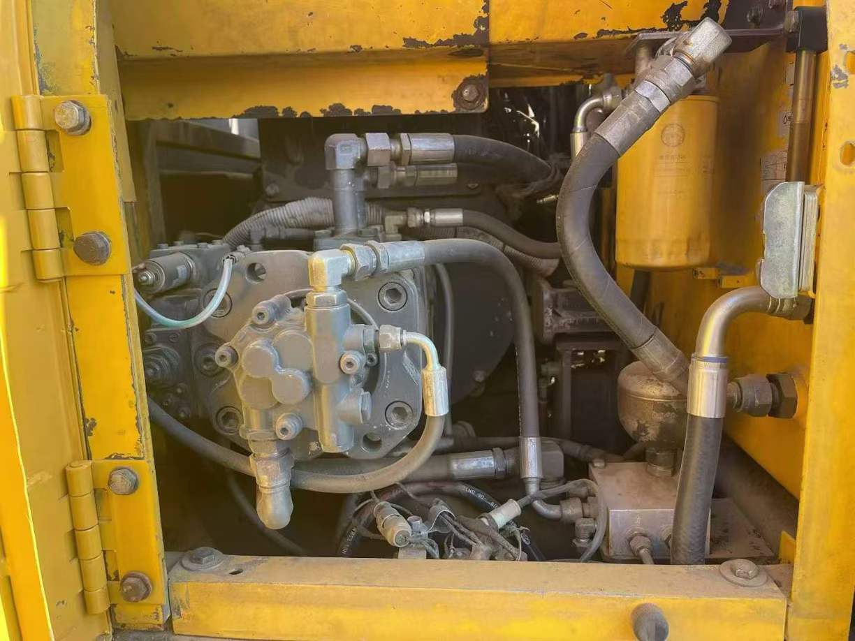 Used Volvo EC140DL Excavator 2016 Model / 7