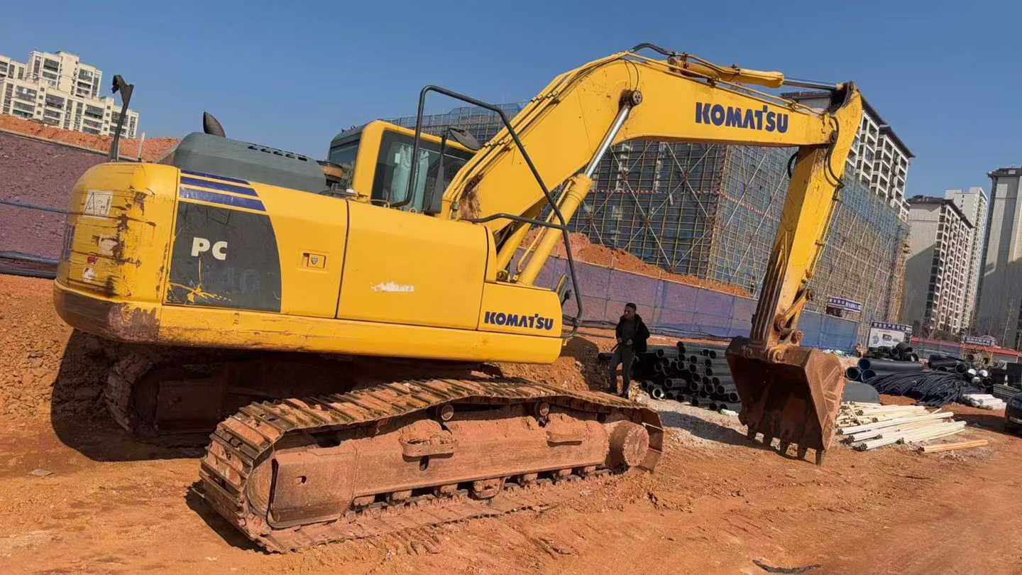 Used Komatsu PC200 Excavator 2019 Model / 5
