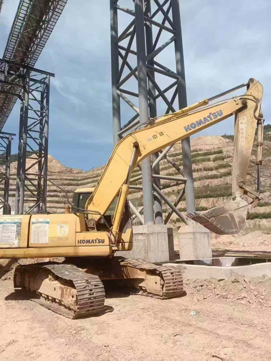 Used Komatsu PW200-7 Excavator 2016 Model / 9