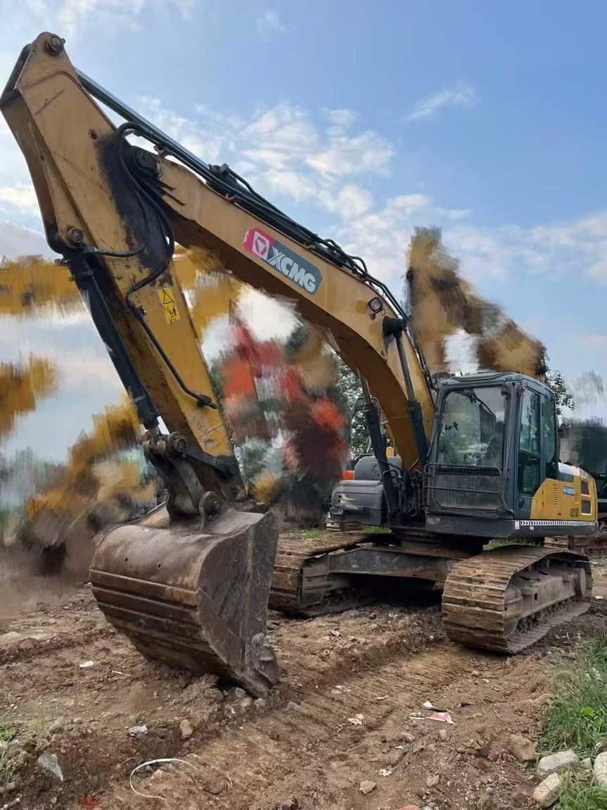 Used XCMG XE7000 Excavator 2019 Model / 3