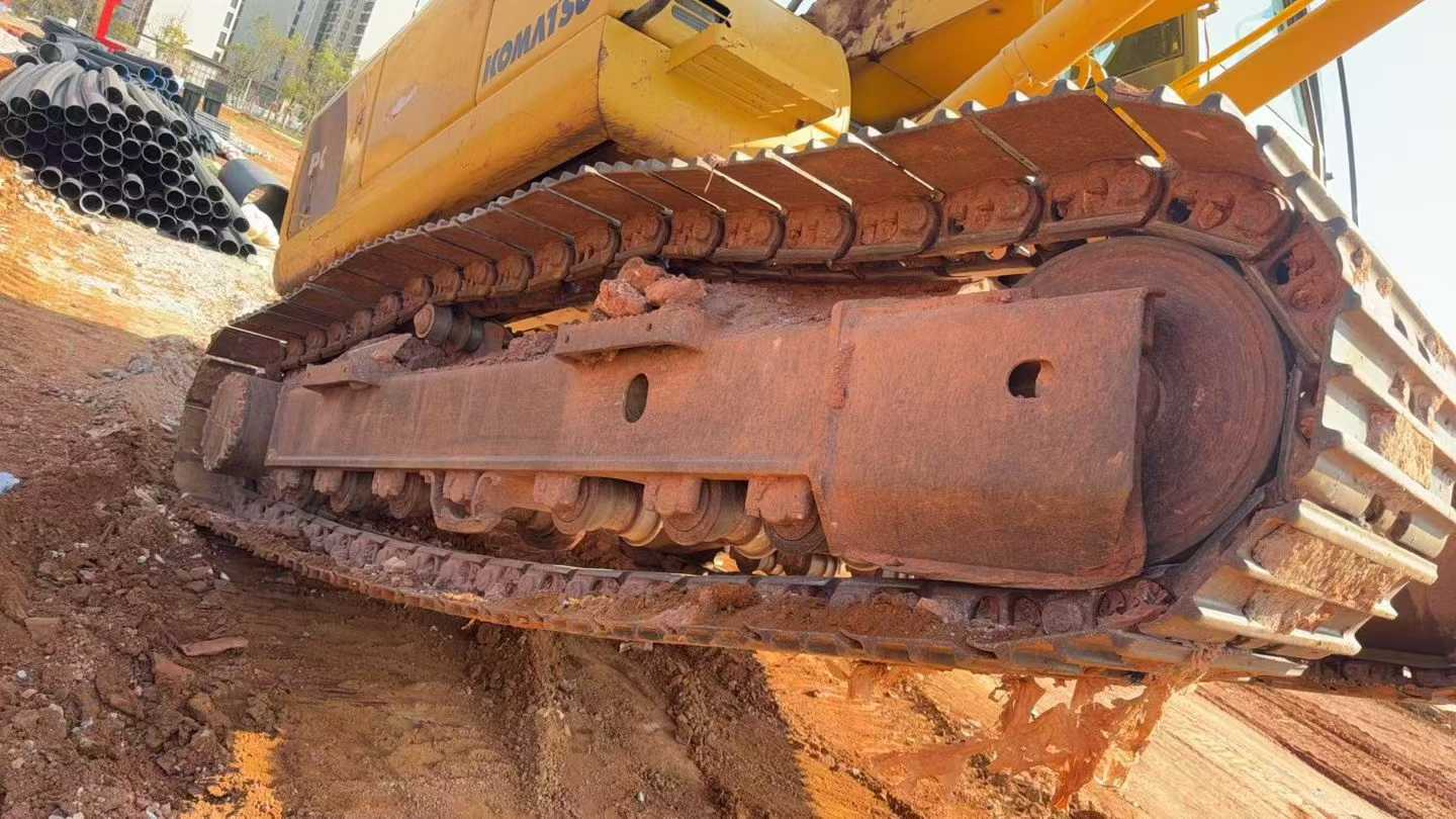 Used Komatsu PC200 Excavator 2019 Model / 6