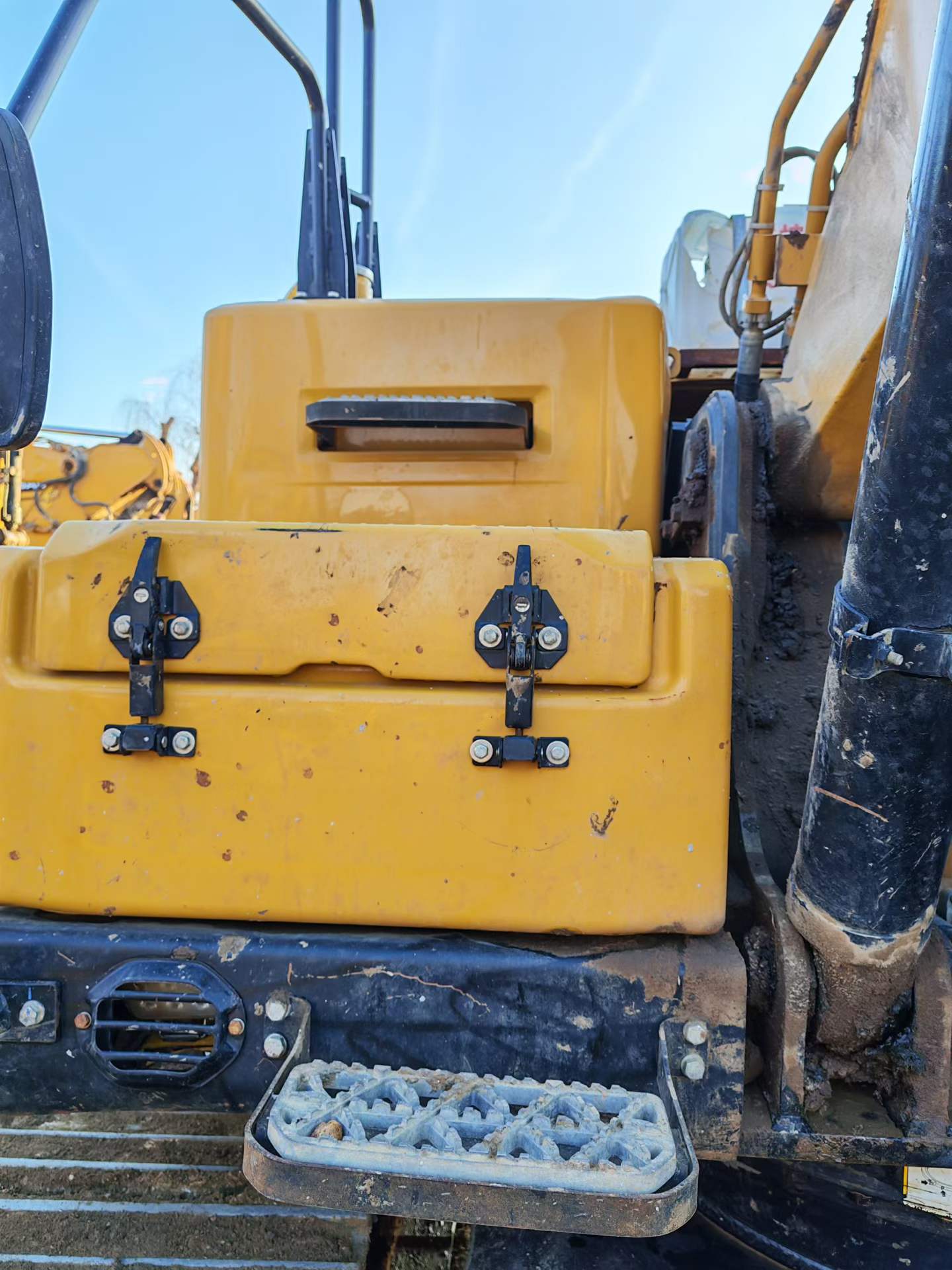 Used Sany SY215W Excavator 2022 Model / 4