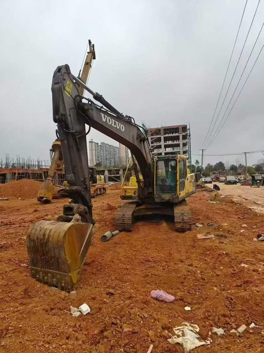 Used Volvo EW210C Excavator 2015 Model / 8