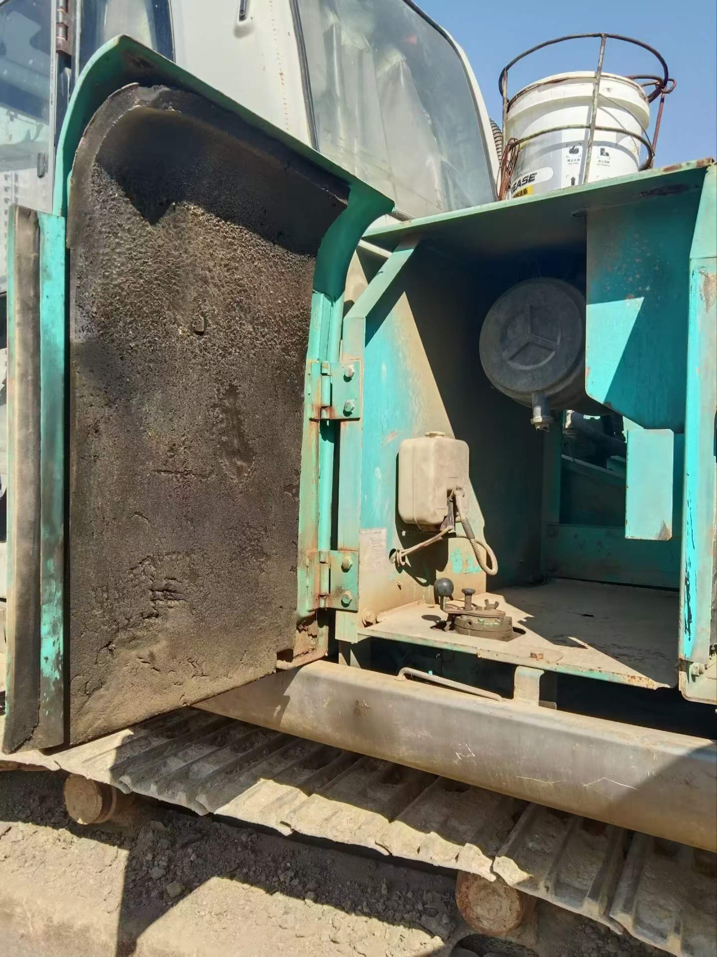 Used Kobelco SK200-6E Excavator 2016 Model / 2