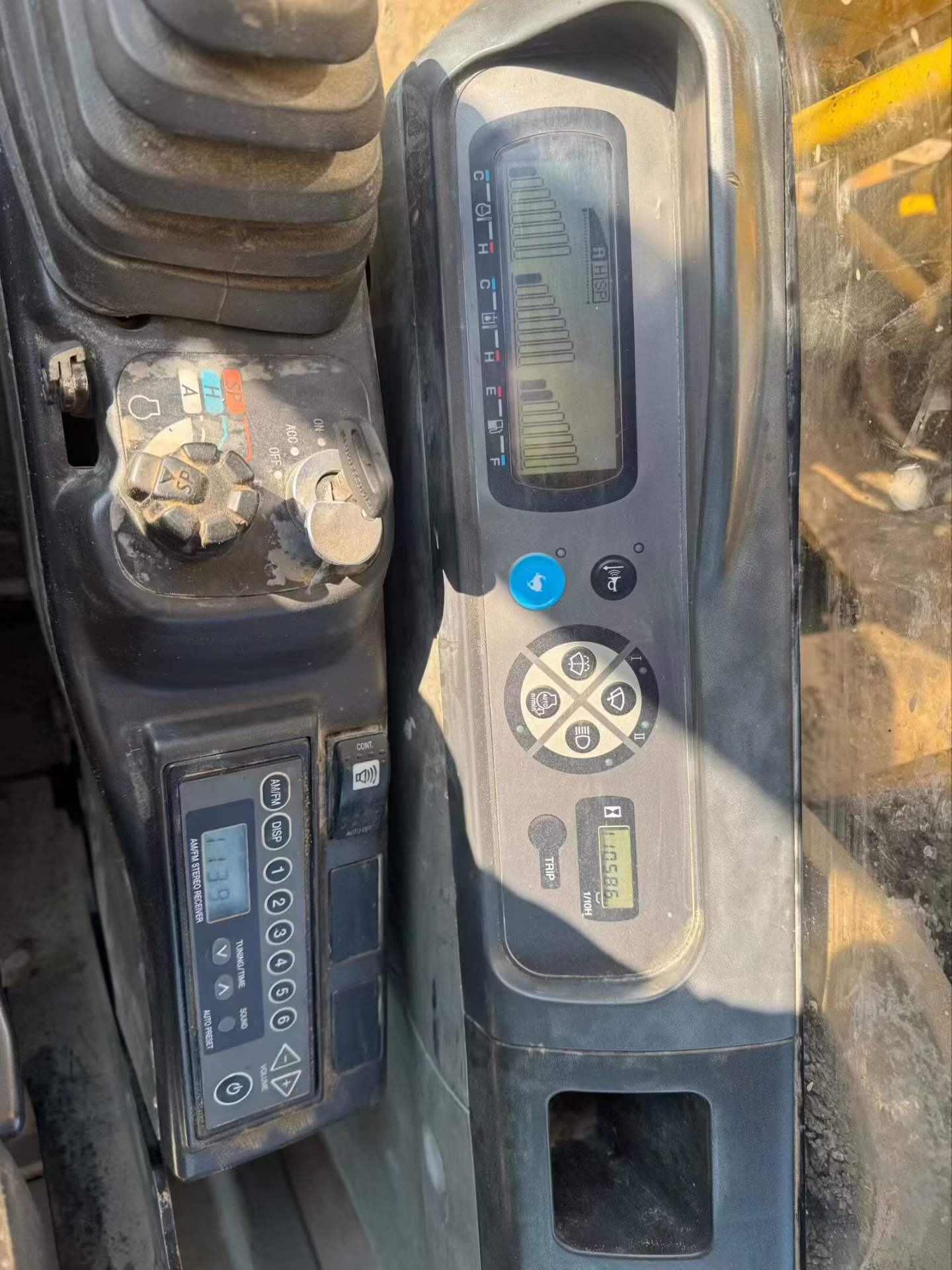 Used Sumitomo SH240-3 Excavator 2014 Model / 7