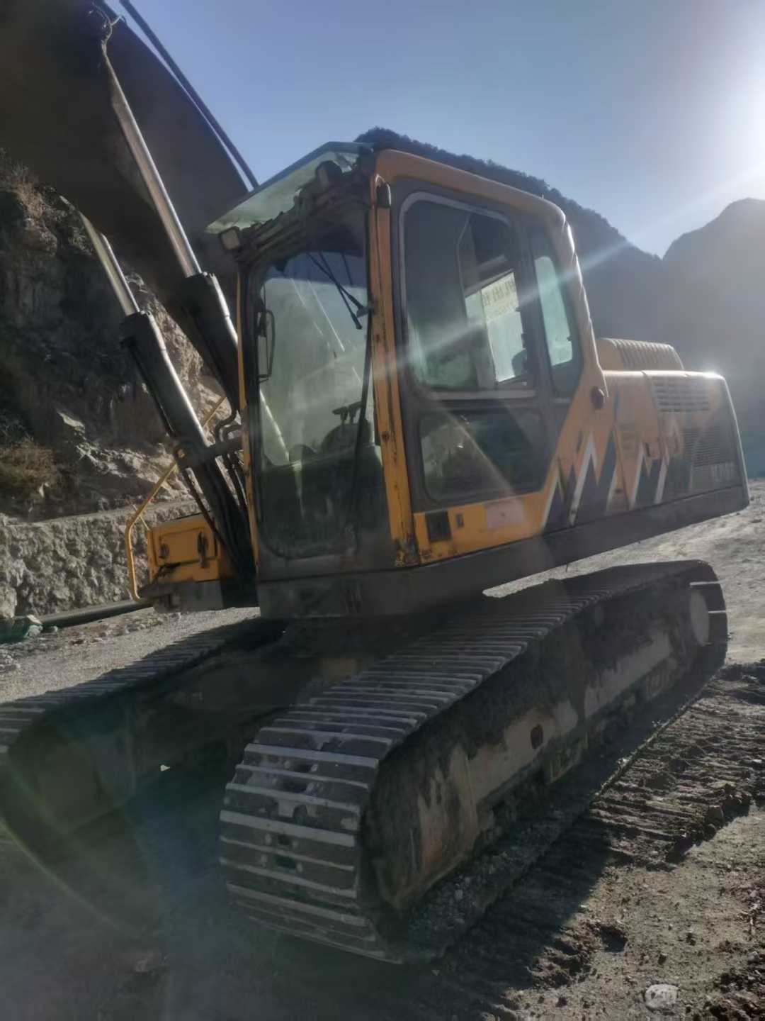 Used Volvo EC210B Excavator 2012 Model / 3
