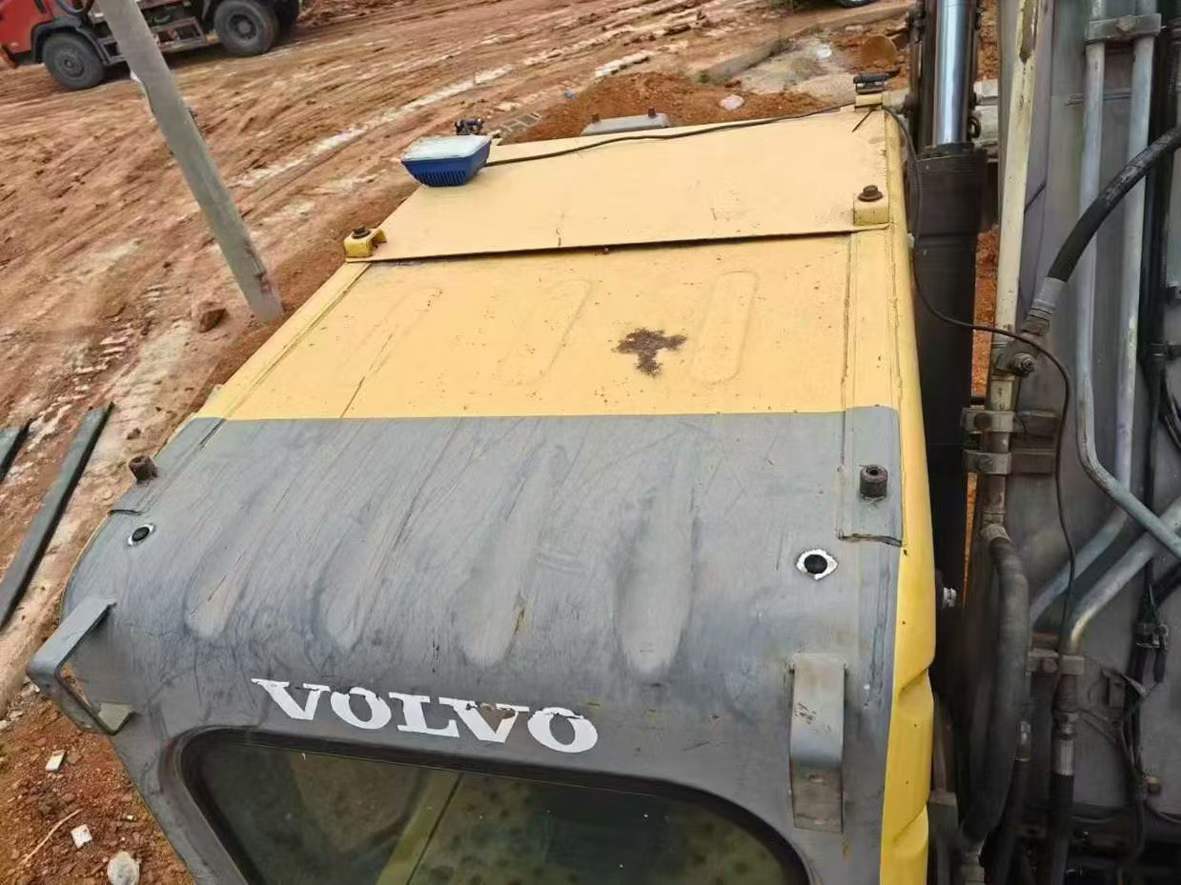 Used Volvo EW210C Excavator 2015 Model / 6