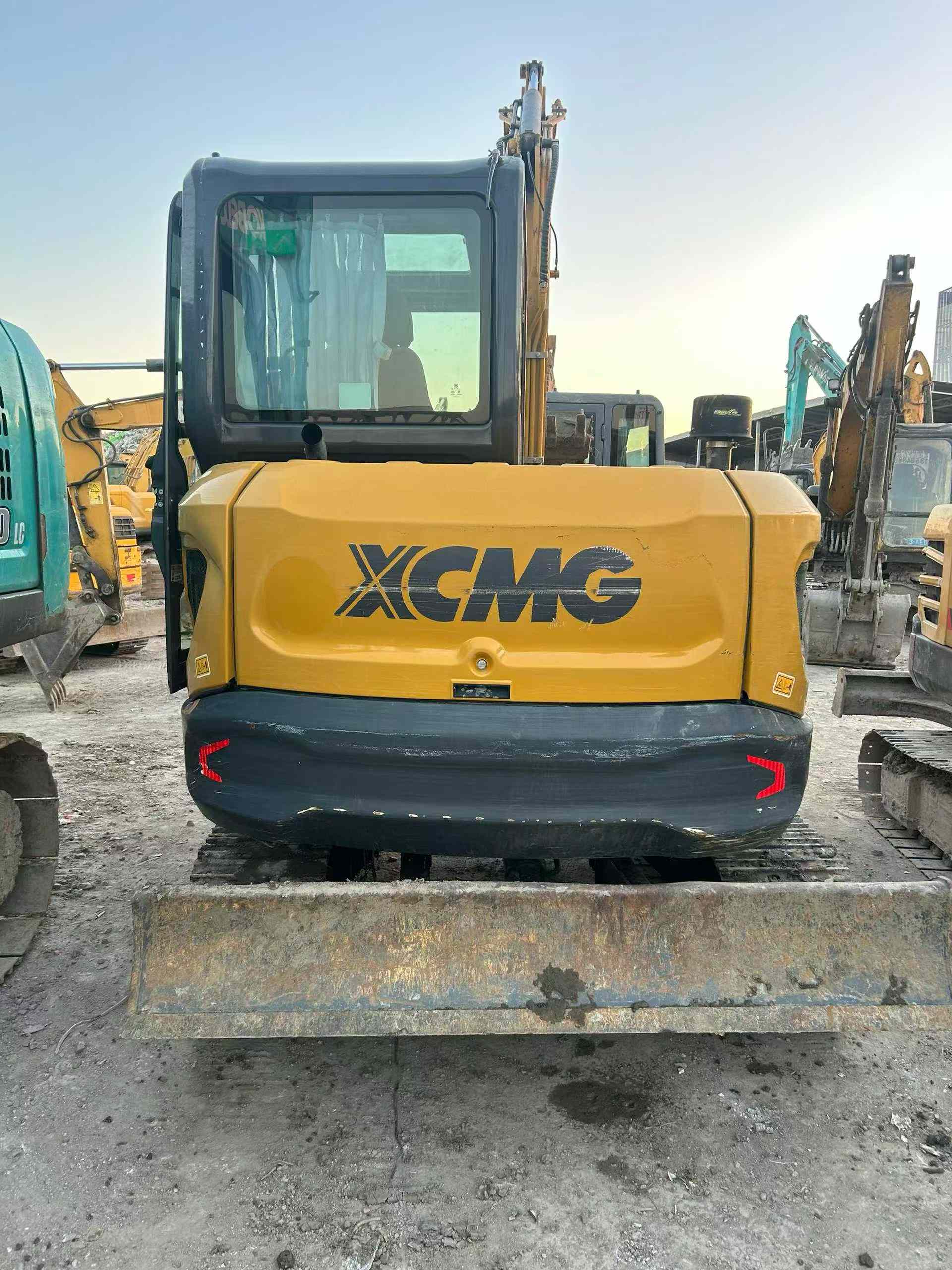 Used XCMG LW200 Excavator 2024 Model / 4