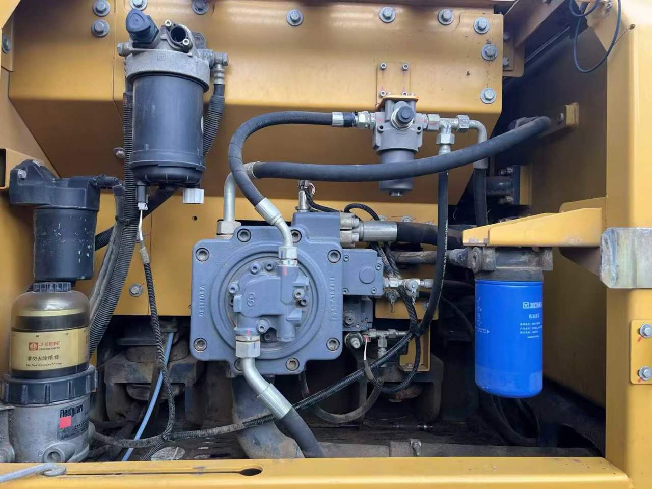 Used XCMG XE7000 Excavator 2019 Model / 8