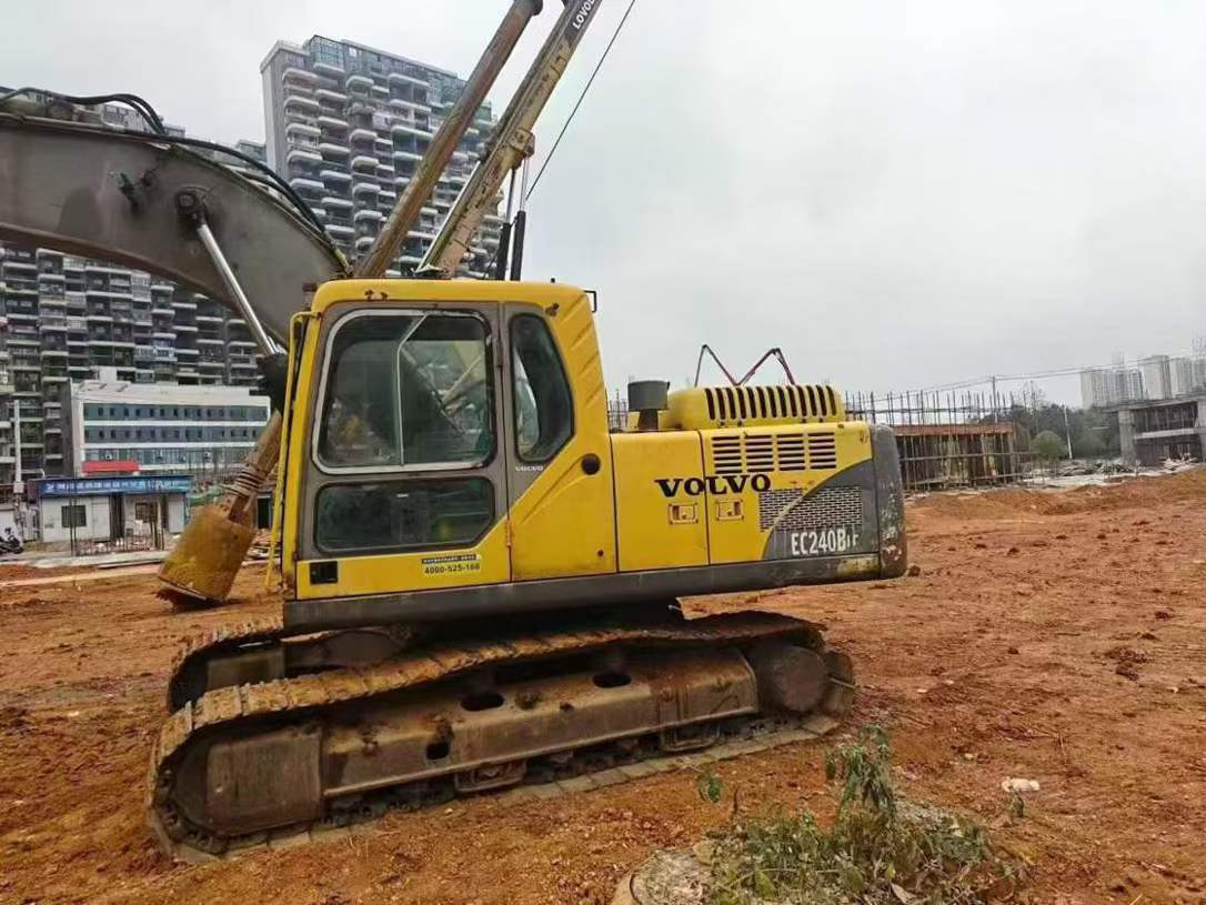 Used Volvo EW210C Excavator 2015 Model / 5