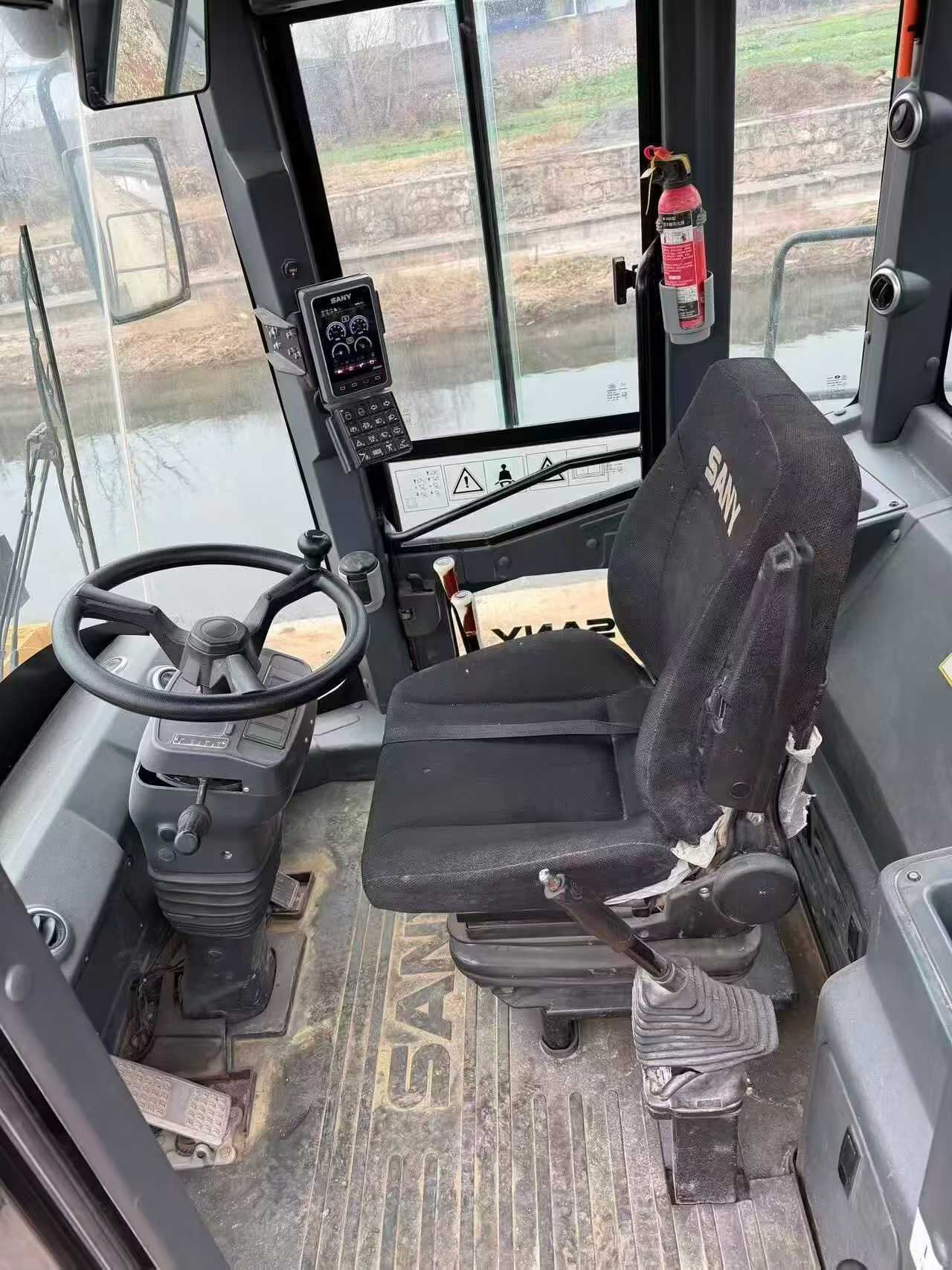 Used Sany SW956E-MAX Excavator 2016 Model / 4