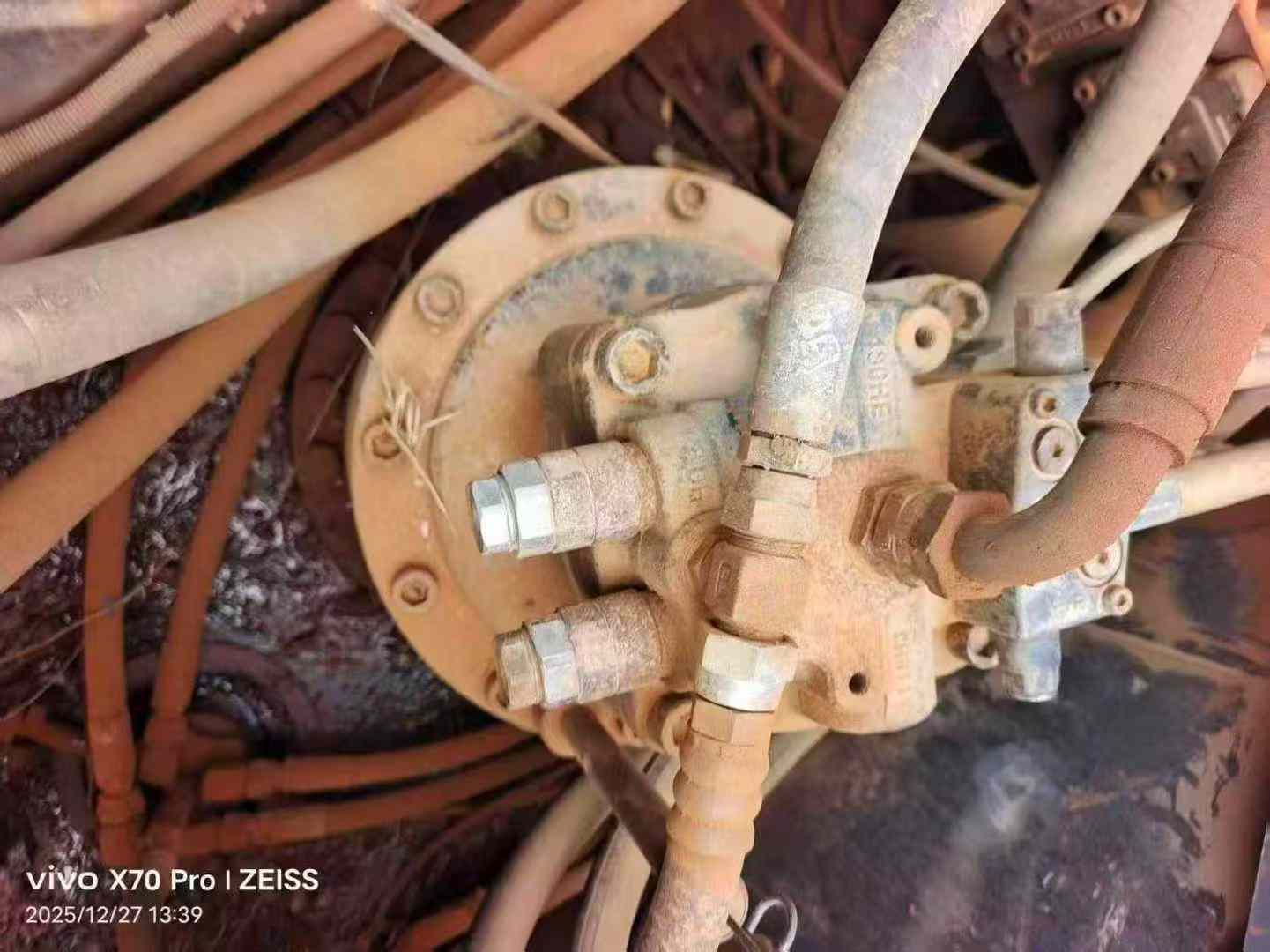 Used Kobelco SK330 Excavator 2014 Model / 3